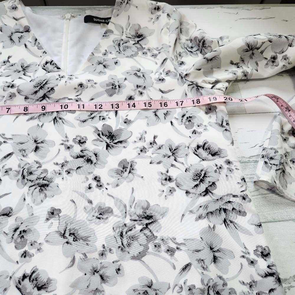 Sugarlips Gray and White Bell Sleeve Midi Dress Size XS - Picture 5 of 10